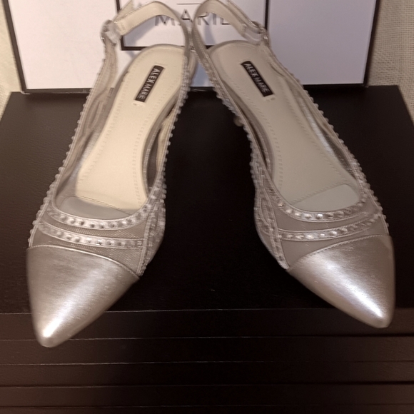 Alex Marie low silver high heel shoe w/back adjustable back strap - Picture 3 of 8